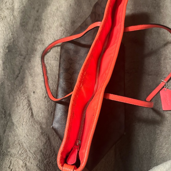 Coach Tote F34703 - Picture 10 of 13